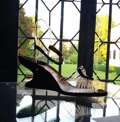 La scarpa invisibile al Museo della Calzatura