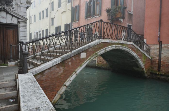 Il Ponte Rosso in cui Bellotto dipinse il suo quadro nel 1740