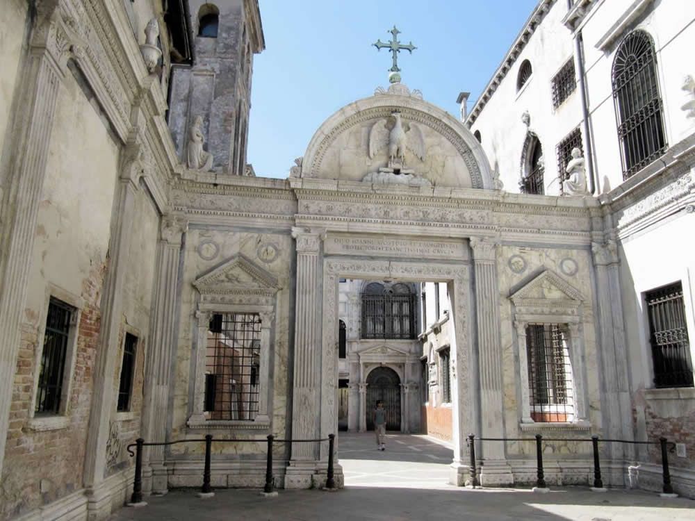 Scuola Grande San Giovanni portale