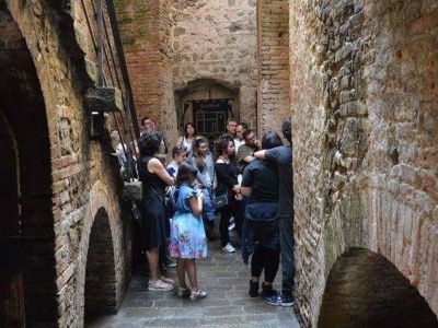 Castello di Valbona! Il Tour del Mistero sulle tracce di un fantasma