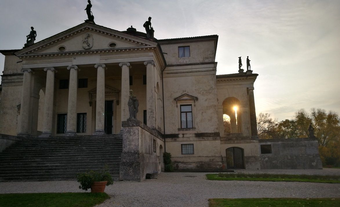 Villa La Rotonda viale