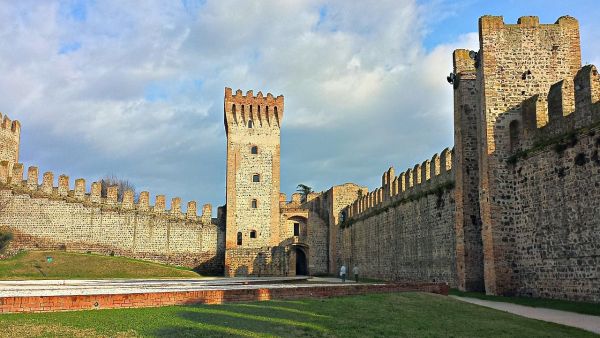 Castello di Este veduta interna
