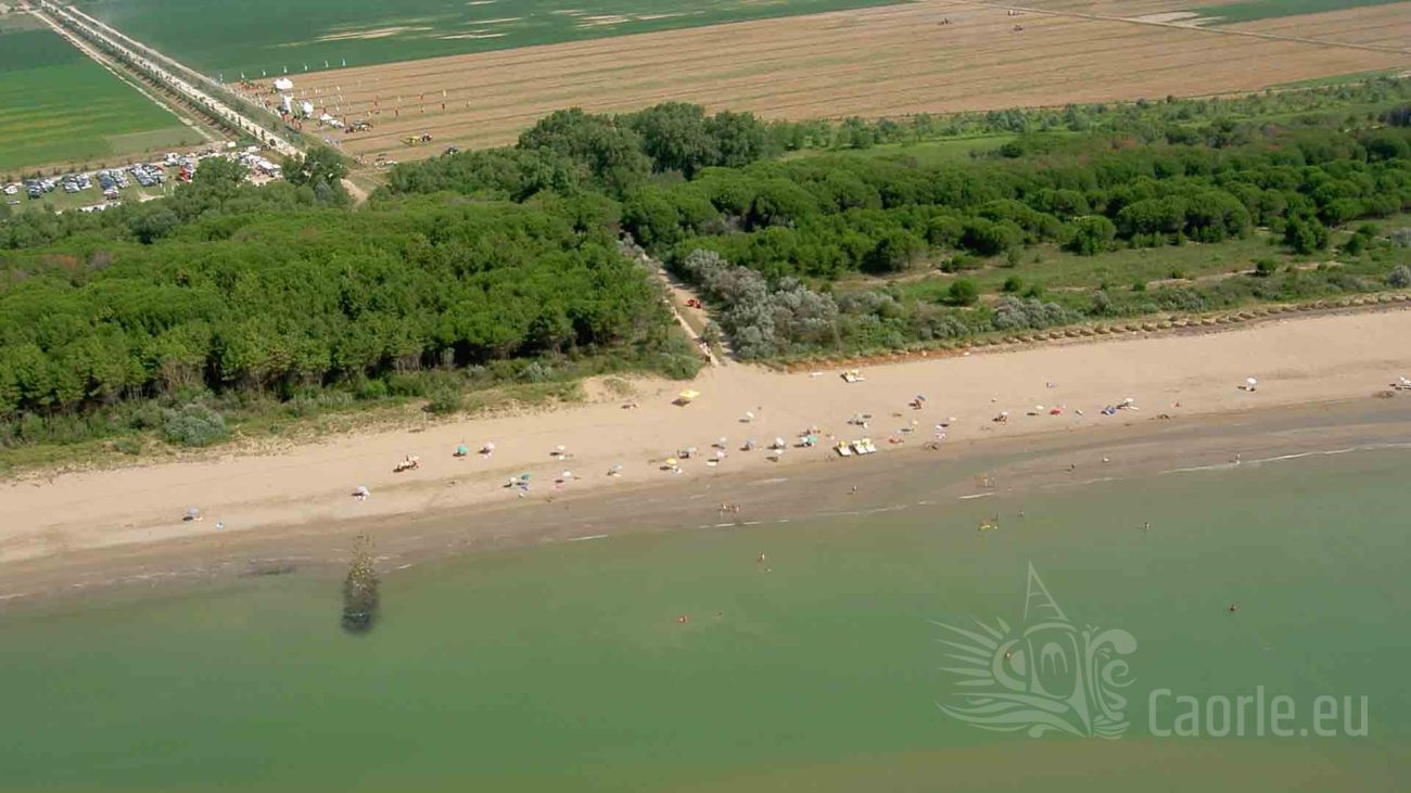 La spiaggia libera di Brussa, tra Caorle e Bibione