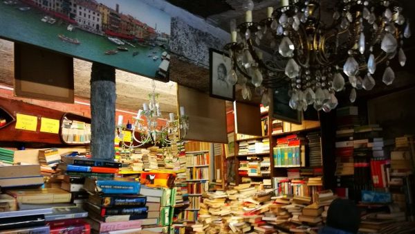 Libreria Acqua Alta 1